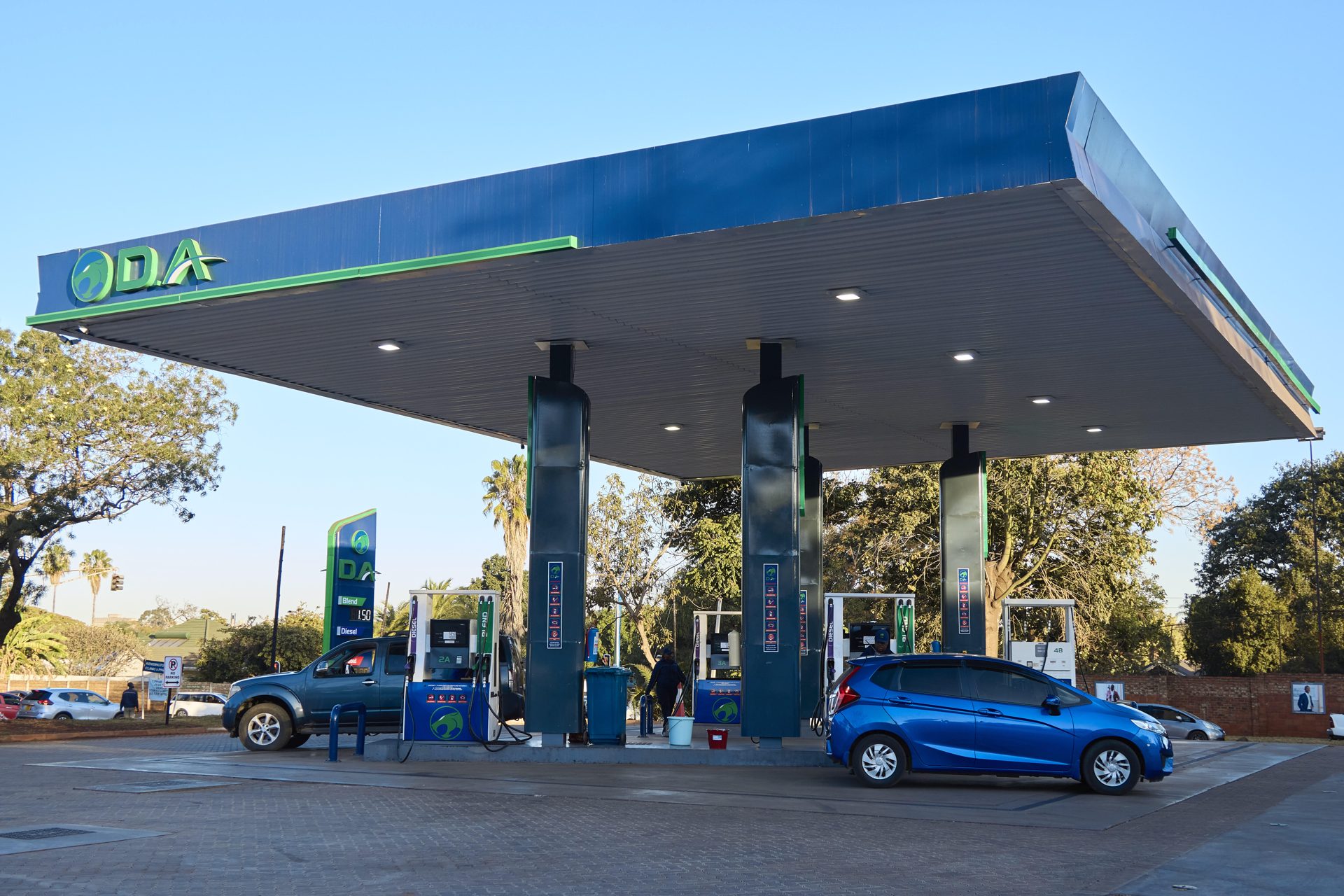 DA Motors forecourt
